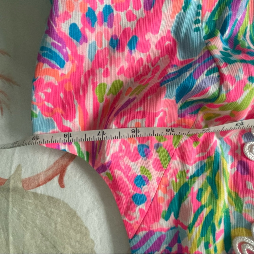Lilly Pulitzer size 12 NWT.  Fully lined.  Fits like a size 10 - Picture 3 of 11